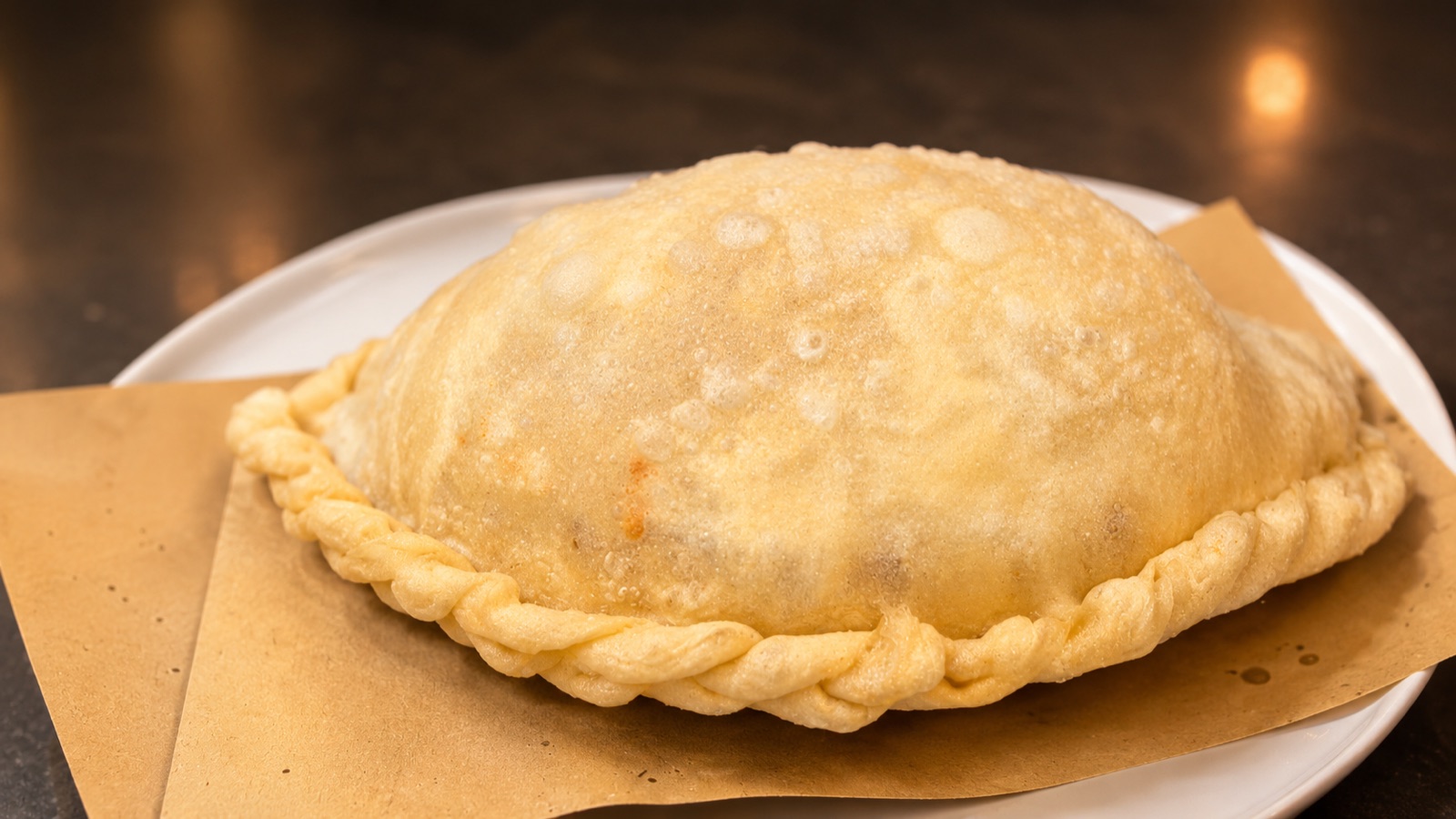 Calzone fritto dorato di Pizzeria Cavaliere